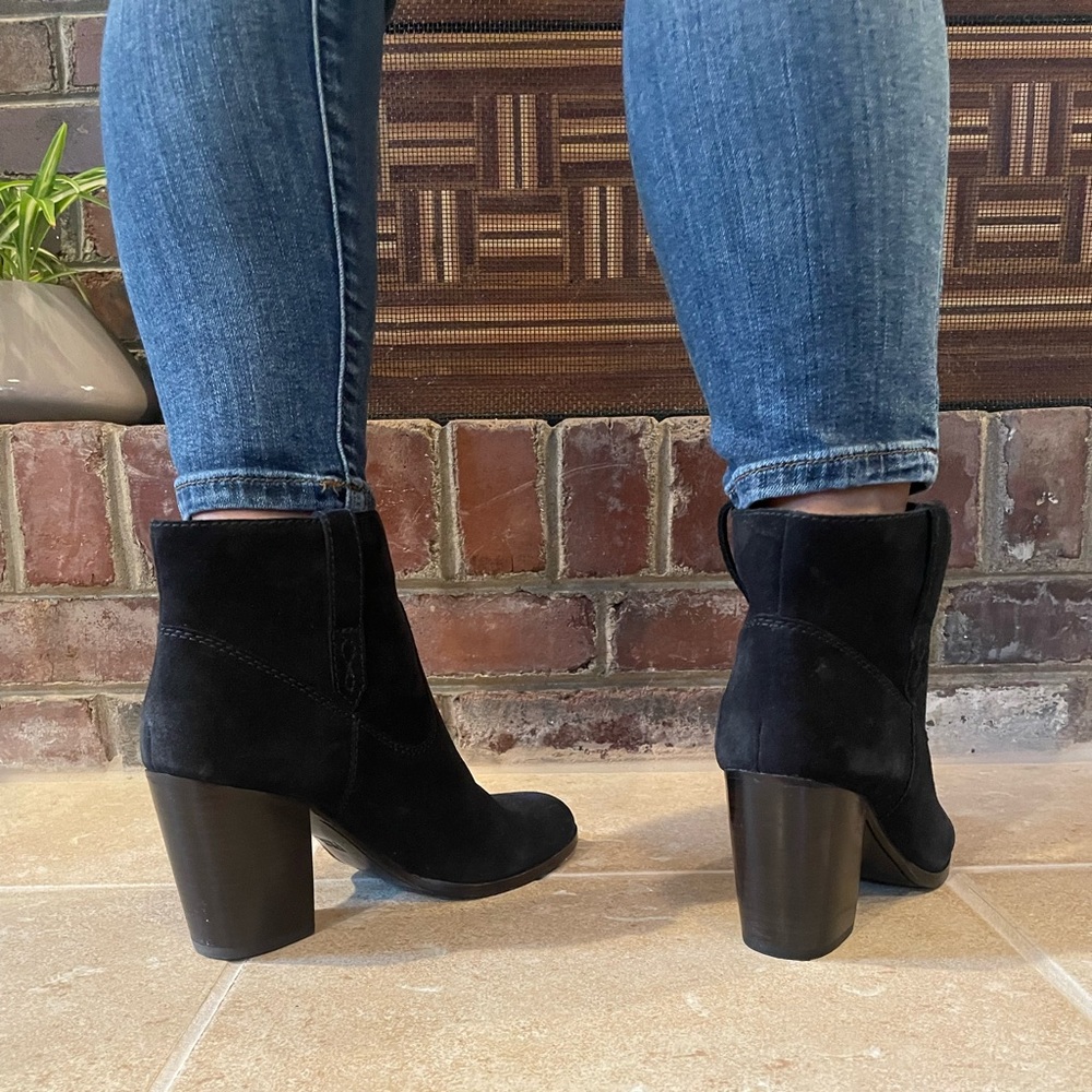 Like new Frye Myra Boots/Booties. Black Suede. Size 7 - Picture 3 of 12
